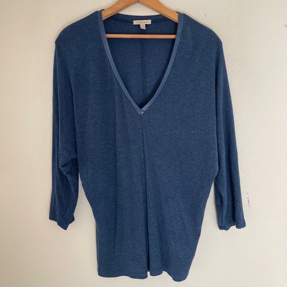 Anthropologie Bordeaux Blue Bat Wing V-NecK Top: Small/Petite (Runs Large) - Picture 1 of 2